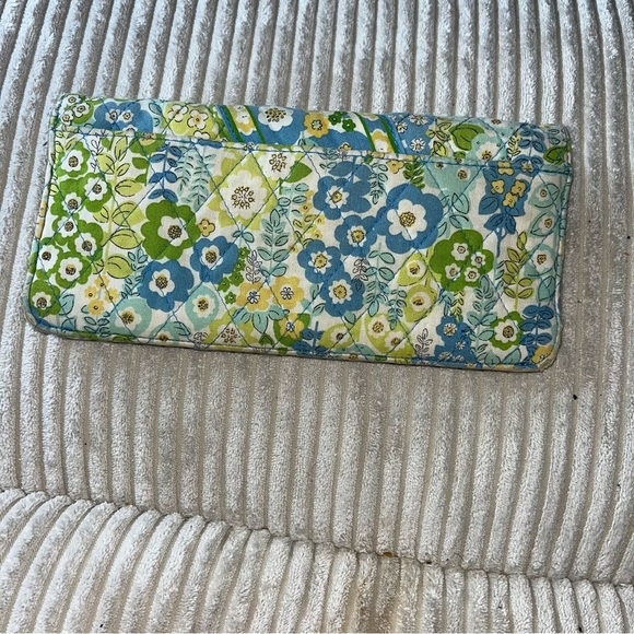 Vera Bradley Travel Wallet in English Meadow blue yellow green floral - Picture 1 of 7